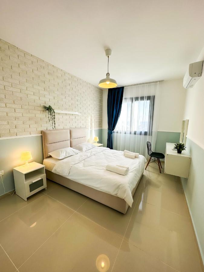 Luxury Sea View Two Bedroom Apartment In Caesar Resort & Spa, Long Beach Perivolia tou Trikomou Ngoại thất bức ảnh